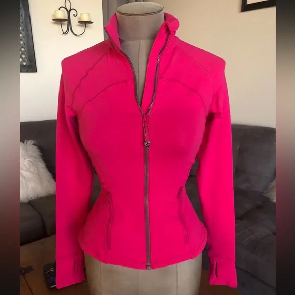 NEW⚡️RARE Lmtd. Edition Lululemon Hustle & Bustle Ruffle define berry jacket - Picture 1 of 8